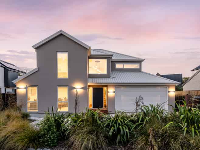 2/179 Weston Road, Saint Albans