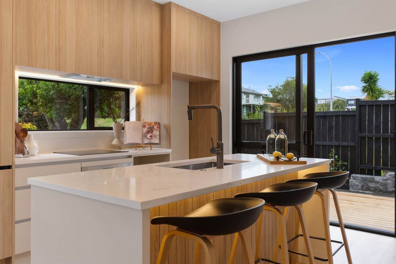 Standalones 4 Beds + 2 Living + Ground Floor Suite - Vista 4