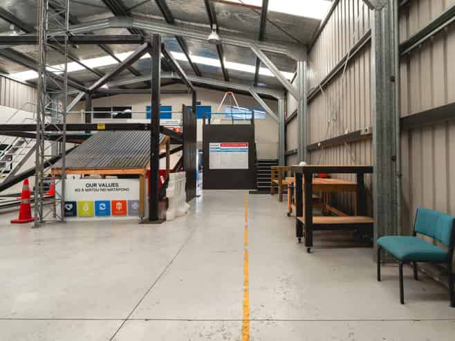 Warehouse, office and yard - the complete package!