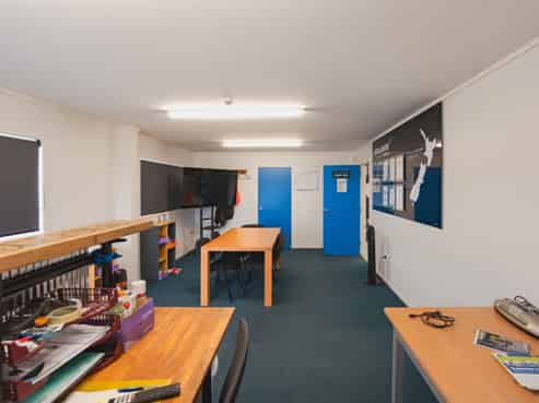 Warehouse, office and yard - the complete package!