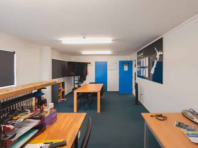 Warehouse, office and yard - the complete package!