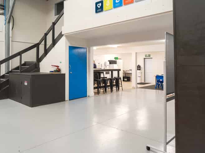 Warehouse, office and yard - the complete package!