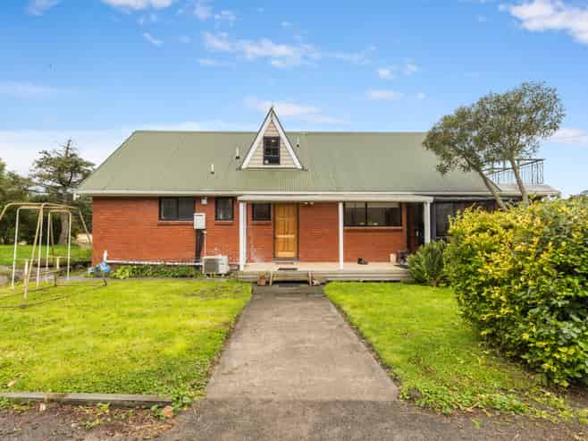 298 & 296 Worsleys Road, Cracroft