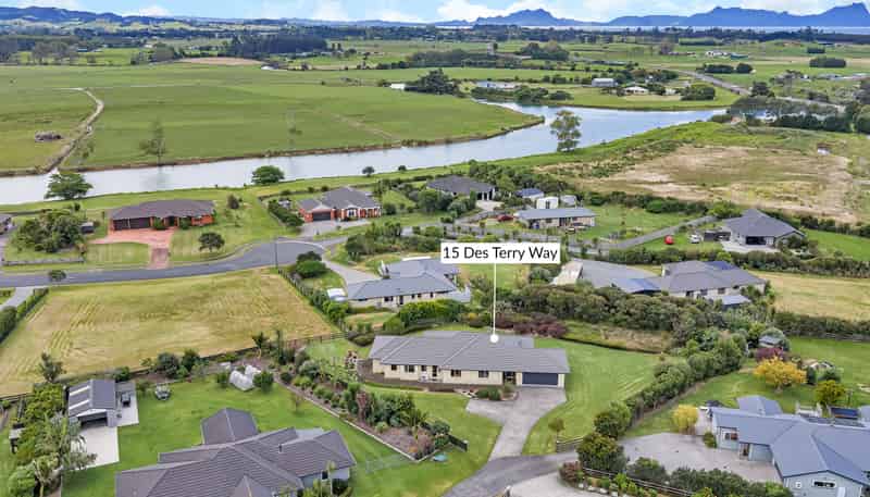 15 Des Terry Way, Waipu