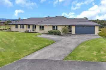 15 Des Terry Way, Waipu