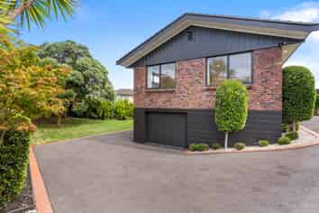 9 Lindsay Place, Hillsborough