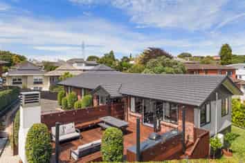 9 Lindsay Place, Hillsborough