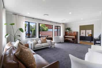 9 Lindsay Place, Hillsborough