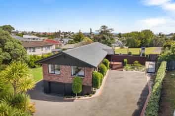 9 Lindsay Place, Hillsborough