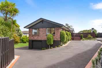9 Lindsay Place, Hillsborough