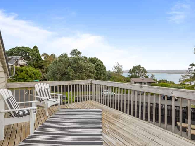 8 Eucalyptus Place, Beach Haven