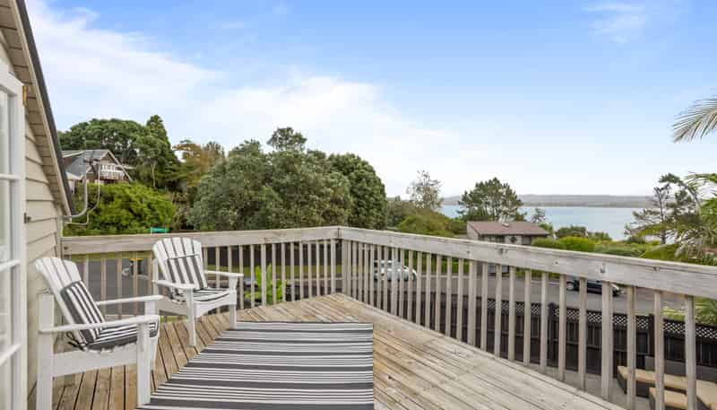 8 Eucalyptus Place, Beach Haven