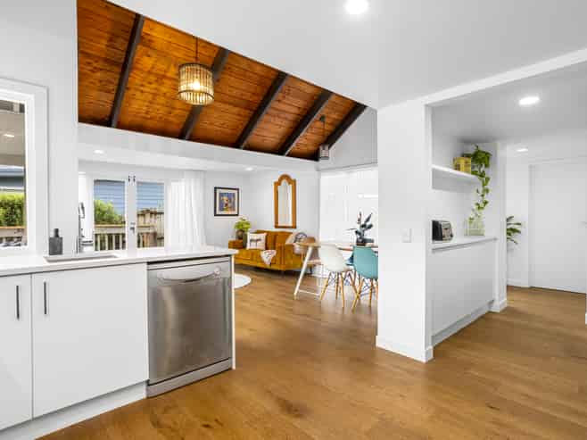 8 Eucalyptus Place, Beach Haven