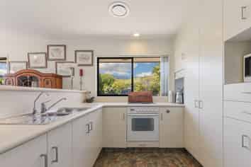 36 Willow Avenue, STOKE