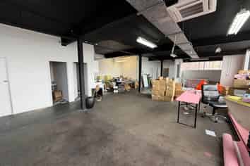 VALUE NEWTON WAREHOUSE / OFFICE
