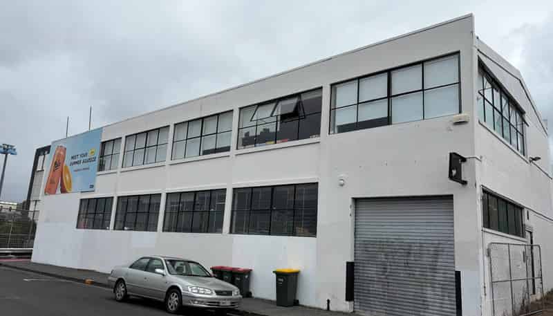 10 West Terrace, Newton