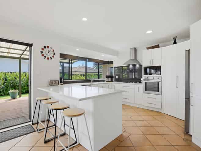 1 Pembroke Drive, Bethlehem