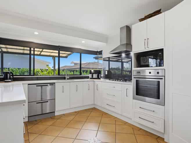 1 Pembroke Drive, Bethlehem