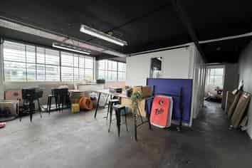 VALUE NEWTON OFFICE / WAREHOUSE
