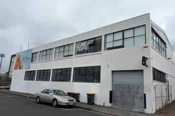 VALUE NEWTON OFFICE / WAREHOUSE
