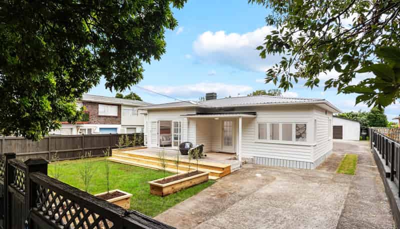 13 Preston Avenue, Mount Albert