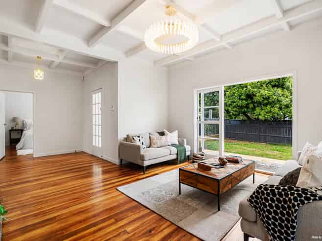 13 Preston Avenue, Mount Albert