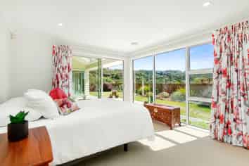 206 Navigation Drive, Whitby