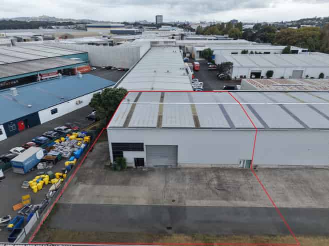 564sqm High Stud Warehouse + container drop 