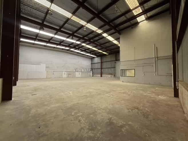 564sqm High Stud Warehouse + container drop 