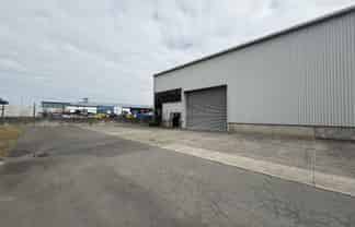 564sqm High Stud Warehouse + container drop 