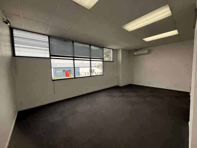 564sqm High Stud Warehouse + container drop 