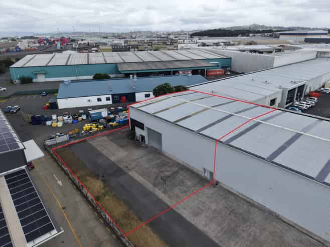 564sqm High Stud Warehouse + container drop 