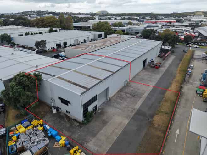 564sqm High Stud Warehouse + container drop 