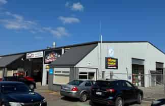 Industrial Unit with Secure Yard 