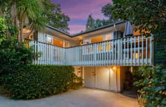 19 West Lynn Road, Titirangi