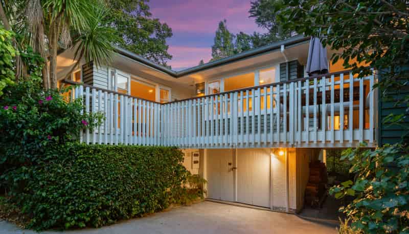 19 West Lynn Road, Titirangi