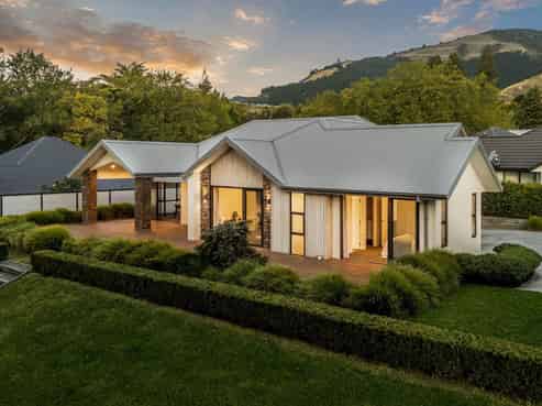 5 Greenfield Lane, Stoke