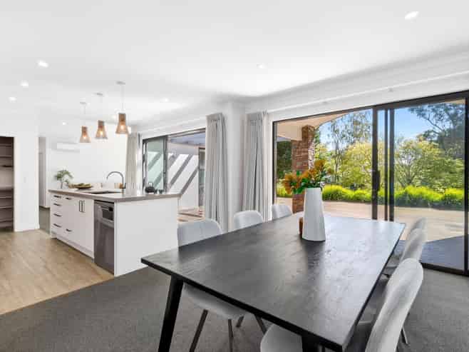 5 Greenfield Lane, Stoke