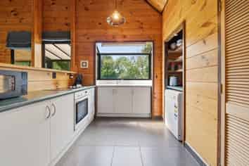 6 Iles Road, Lynmore