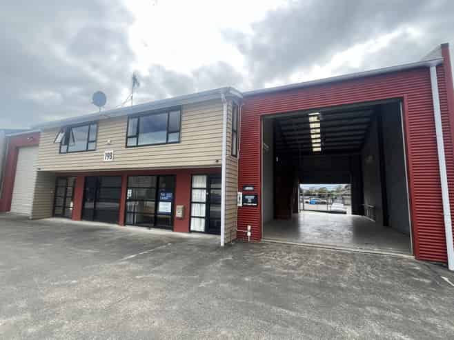 Standout commercial premises