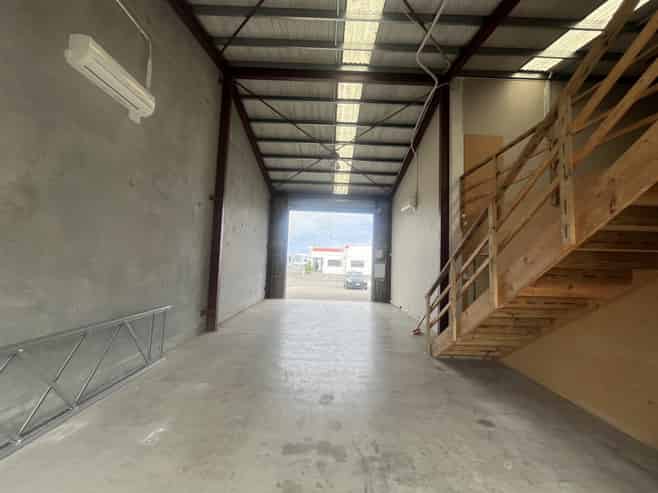 Standout commercial premises