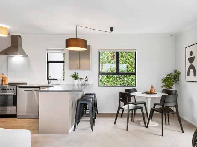 6/17 Coyle Street, Sandringham