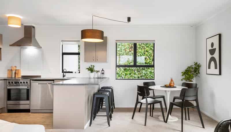 6/17 Coyle Street, Sandringham