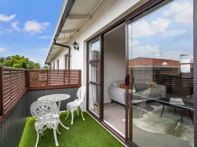 6/17 Coyle Street, Sandringham