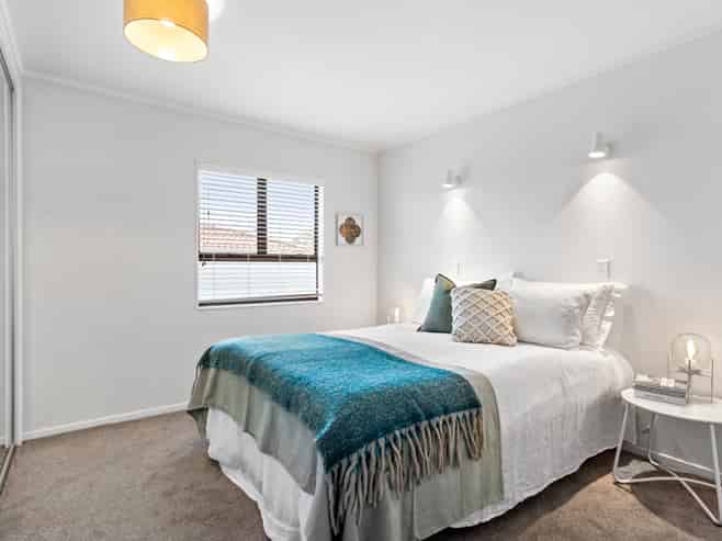 6/17 Coyle Street, Sandringham