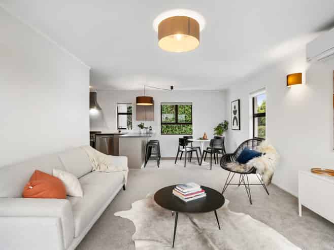 6/17 Coyle Street, Sandringham