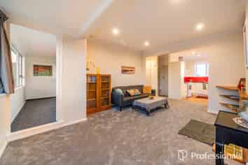 4/28 Scholefield Street, Petone