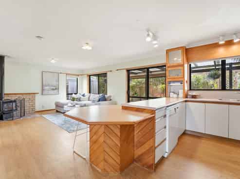 2 Bullock Drive, Springvale