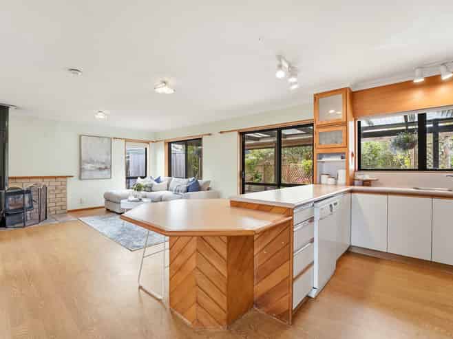 2 Bullock Drive, Springvale