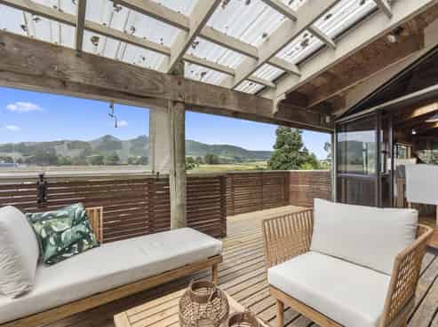 12 Kaitake Place, Oakura